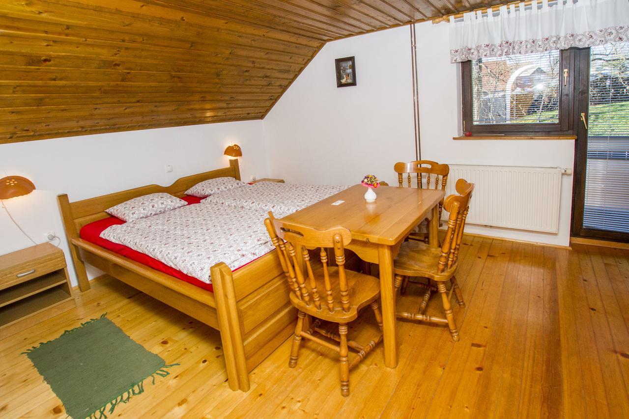 Krška Vas Tourist Farm Pri Martinovihヴィラ エクステリア 写真